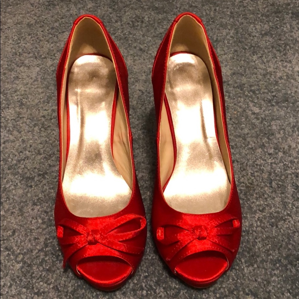 Red Bow Heels